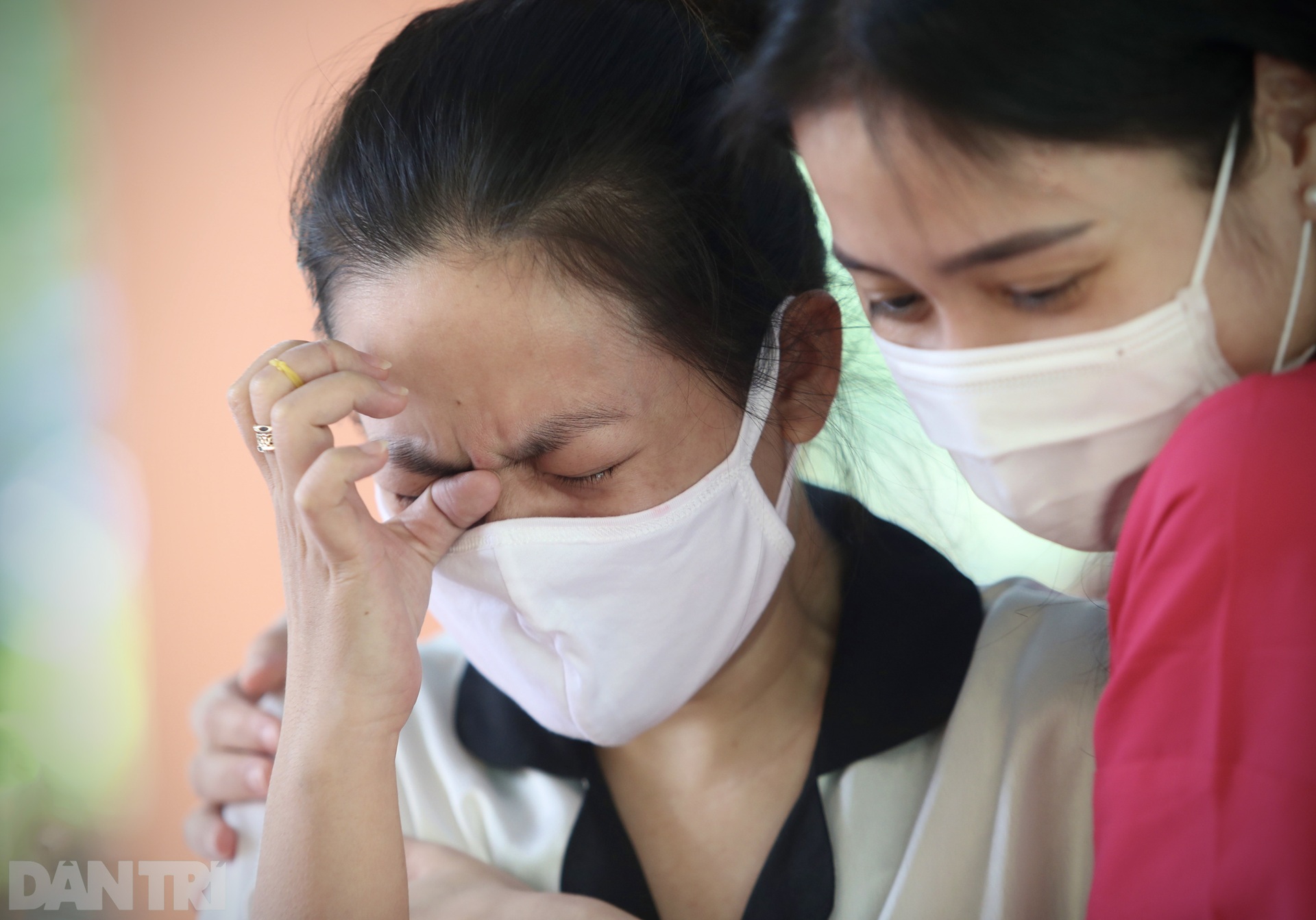 Khi tiếp viên hàng không làm bảo mẫu cho những trẻ sơ sinh có mẹ là F0 - 8 Khi tiếp viên hàng không làm bảo mẫu cho những trẻ sơ sinh có mẹ là F0 - 8