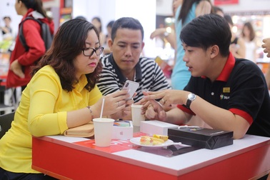 iPhone X xách tay bán tốt trước đợt sóng hàng chính hãng