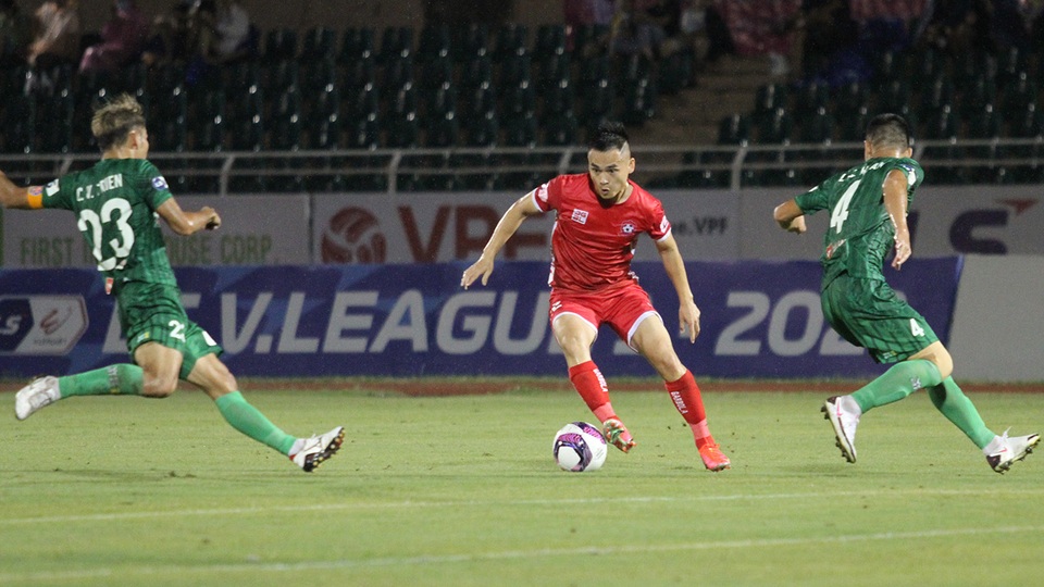 Cựu tuyển thủ Nhật Bản chơi mờ nhạt, Sài Gòn FC suýt thua đội Hải Phòng - 11 Cựu tuyển thủ Nhật Bản chơi mờ nhạt, Sài Gòn FC suýt thua đội Hải Phòng - 11