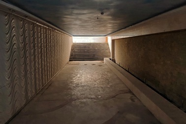 Hầm đi bộ ra biển đầu tiên ở Đà Nẵng rơi vào quên lãng