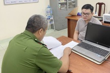 Cảnh sát triệu tập tài xế ô tô đánh tới tấp nam thanh niên ở TPHCM