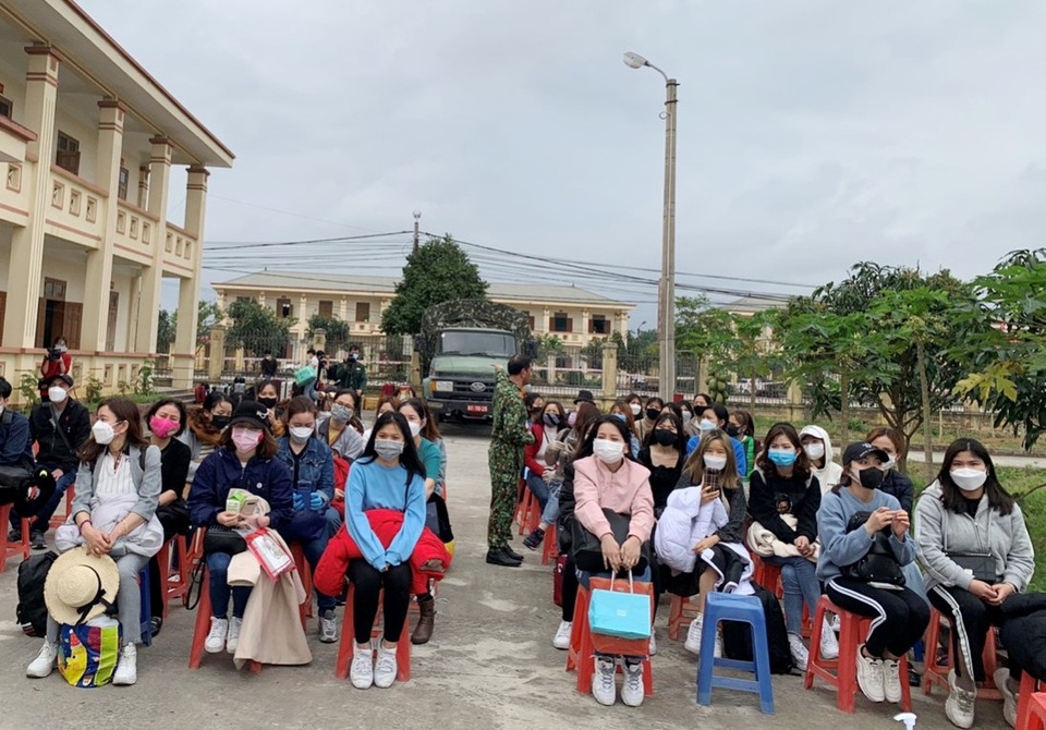 Gần 100 người về từ Hàn Quốc được cách ly tại Ninh Bình - 2 Gần 100 người về từ Hàn Quốc được cách ly tại Ninh Bình - 2