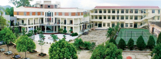 Một góc nhuôn viên xanh của Trường CĐ CN Thanh Hoá
