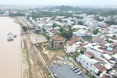 Nắn đường để cứu biệt thự 100 tuổi