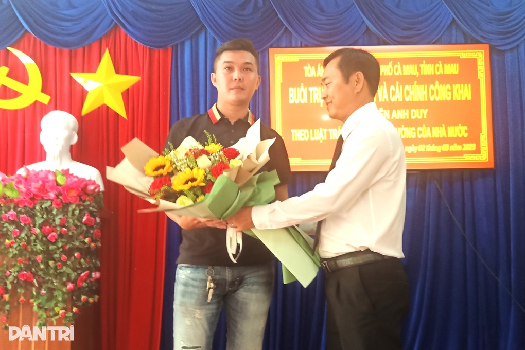 Nam thanh niên bị kết án oan được xin lỗi công khai - 1 Nam thanh niên bị kết án oan được xin lỗi công khai - 1