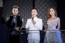 Bốn điểm nhấn trong show Những kẻ mộng mơ của NTK Tuấn Trần