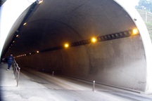 Hầm đường bộ Đèo Ngang: Cột phân luồng “nhồi”... lõi gỗ