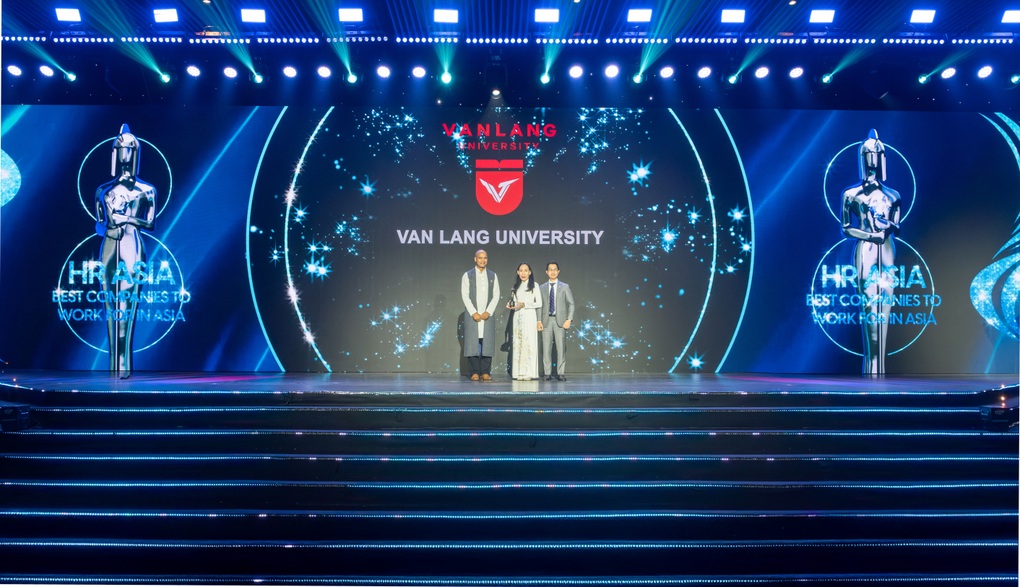 HR Asia Awards honors Van Lang University as having “The best working environment in Asia” - 1 HR Asia Awards vinh danh Đại học Văn Lang có “Môi trường làm việc tốt nhất châu Á” - 1