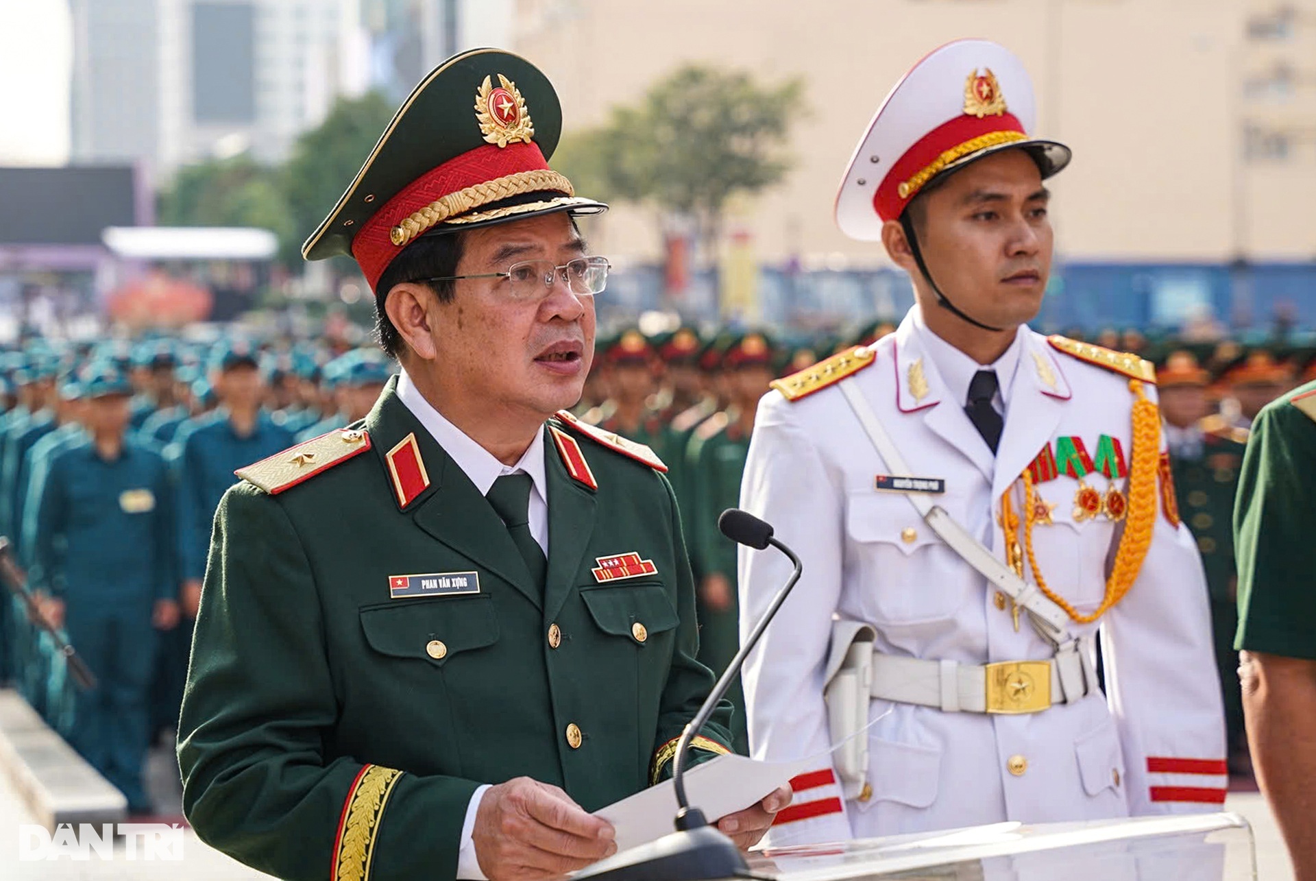Lực lượng vũ trang TPHCM được phong tặng danh hiệu Anh hùng lần thứ 3 - 13 Lực lượng vũ trang TPHCM được phong tặng danh hiệu Anh hùng lần thứ 3 - 13