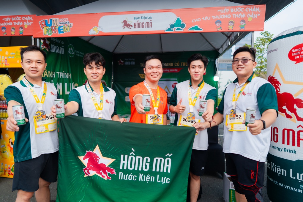Kiện lực Hồng Mã và hành trình bền bỉ tiếp sức bước chạy Việt Nam - 1 Kiện lực Hồng Mã và hành trình bền bỉ tiếp sức bước chạy Việt Nam - 1