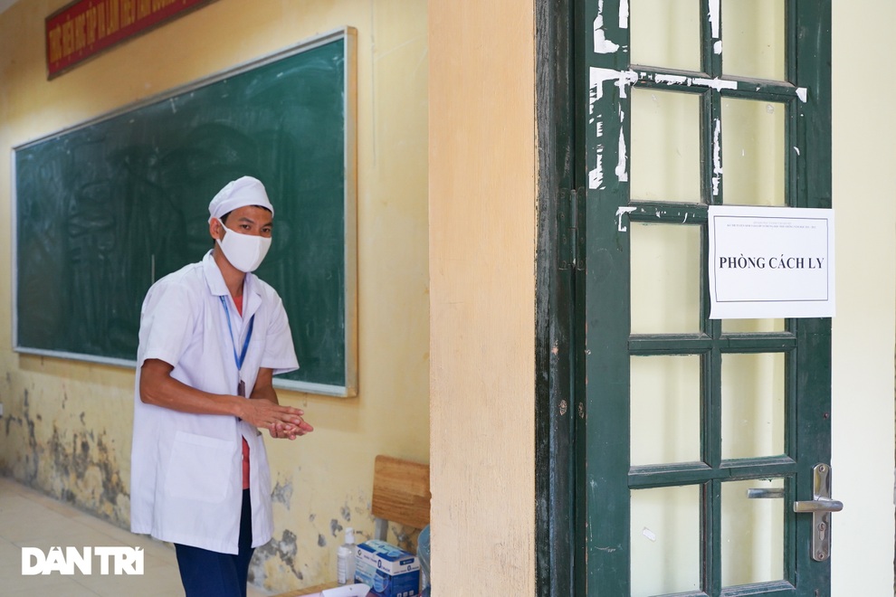 Trường học ở Hà Nội tất bật dọn dẹp chuẩn bị cho kỳ thi tuyển sinh lớp 10 - 7 Trường học ở Hà Nội tất bật dọn dẹp chuẩn bị cho kỳ thi tuyển sinh lớp 10 - 7