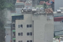 Cháy tầng 8 tại chung cư mini 9 tầng ở Hà Nội