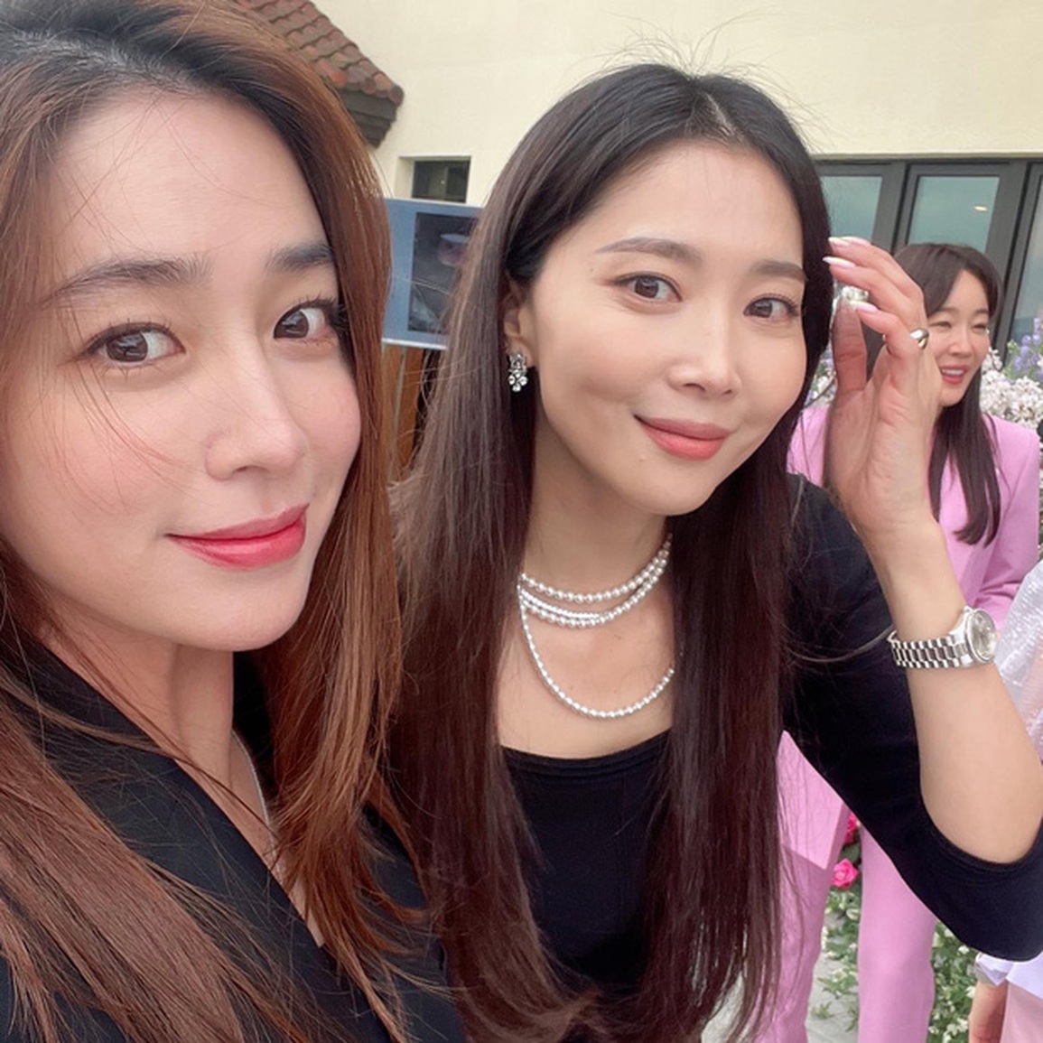 Lịm tim trước khoảnh khắc Hyun Bin say đắm nhìn bà xã Son Ye Jin - 8 Lịm tim trước khoảnh khắc Hyun Bin say đắm nhìn bà xã Son Ye Jin - 8