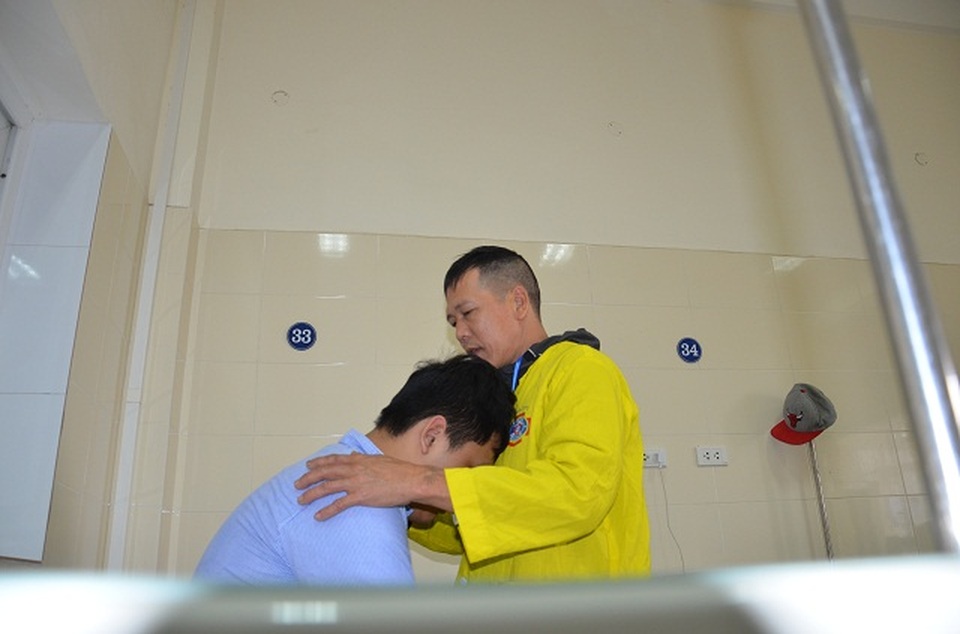Thương cha đạp xích lô, cậu học trò nghèo nhiều lần bỏ viện chấp nhận cái chết! - 4 Thương cha đạp xích lô, cậu học trò nghèo nhiều lần bỏ viện chấp nhận cái chết! - 4