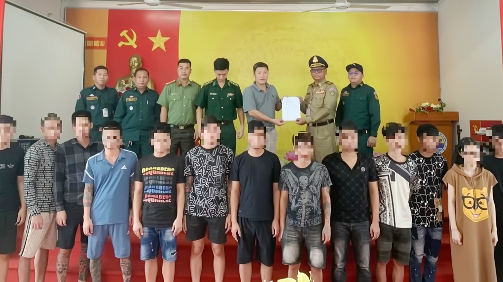 Tiếp nhận 15 công dân bị bán sang Campuchia, cưỡng bức lao động - 1