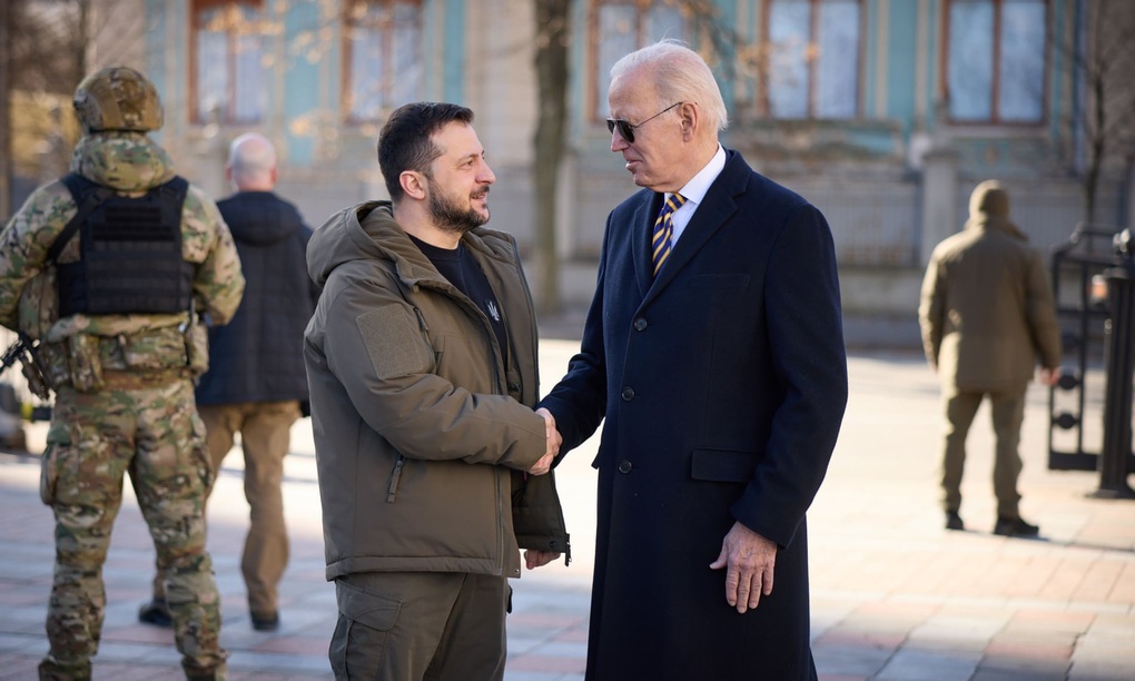 Phản ứng của người dân Kiev về chuyến thăm bất ngờ của Tổng thống Mỹ - 2 Phản ứng của người dân Kiev về chuyến thăm bất ngờ của Tổng thống Mỹ - 2