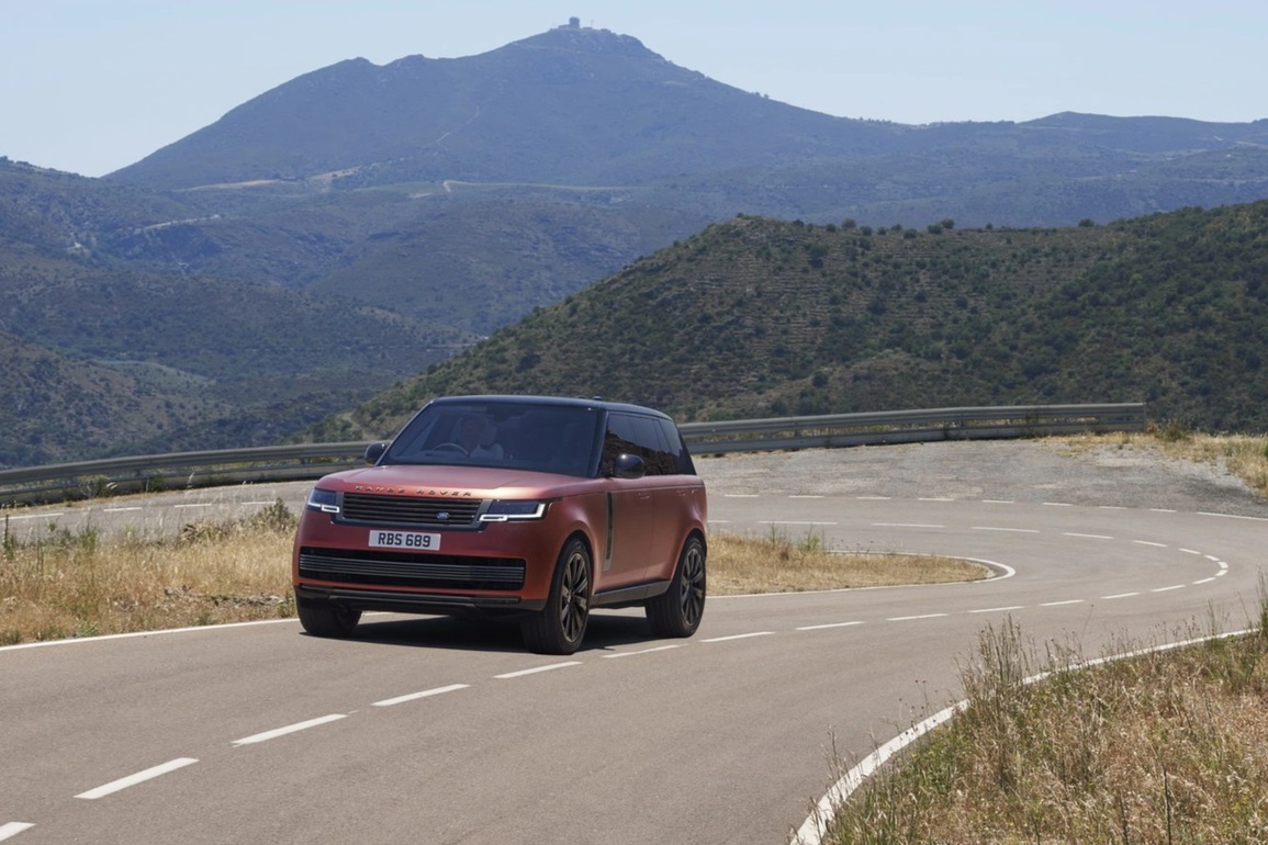 Range Rover SV đẩy sự xa xỉ lên tầm cao mới - 5 Range Rover SV đẩy sự xa xỉ lên tầm cao mới - 5