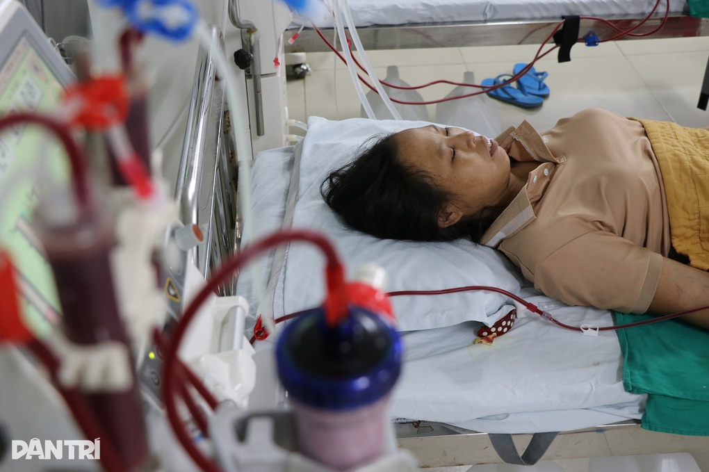 Người phụ nữ cầu mong sống vài năm nữa để được nhìn con lớn lên - 2 Người phụ nữ cầu mong sống vài năm nữa để được nhìn con lớn lên - 2