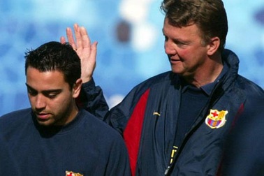 Xavi từng nghĩ Van Gaal là kẻ ngốc