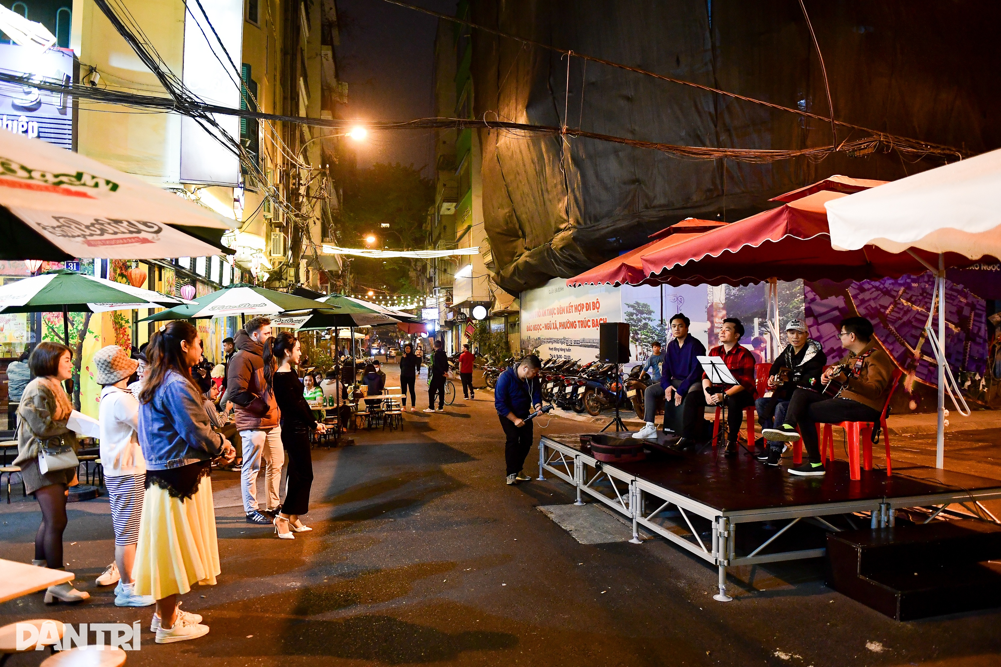 Ồ ạt phố đi bộ Hà Nội: Tại sao nơi thành công, chỗ thất bại? - 12 Ồ ạt phố đi bộ Hà Nội: Tại sao nơi thành công, chỗ thất bại? - 12