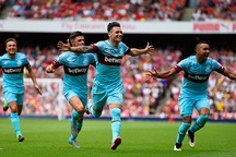 Arsenal bị West Ham vùi dập ngay ở Emirates