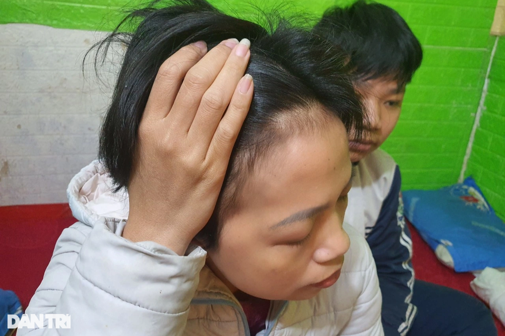 Thương cậu học trò non nớt mồ côi cha, đòi nghỉ học chăm mẹ ung thư ác tính - 3 Thương cậu học trò non nớt mồ côi cha, đòi nghỉ học chăm mẹ ung thư ác tính - 3