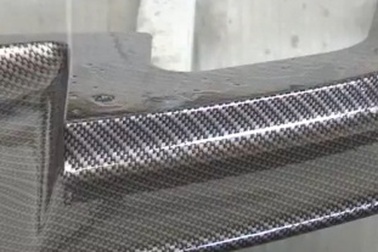 Dán phim giả vật liệu sợi carbon bằng thủy lực