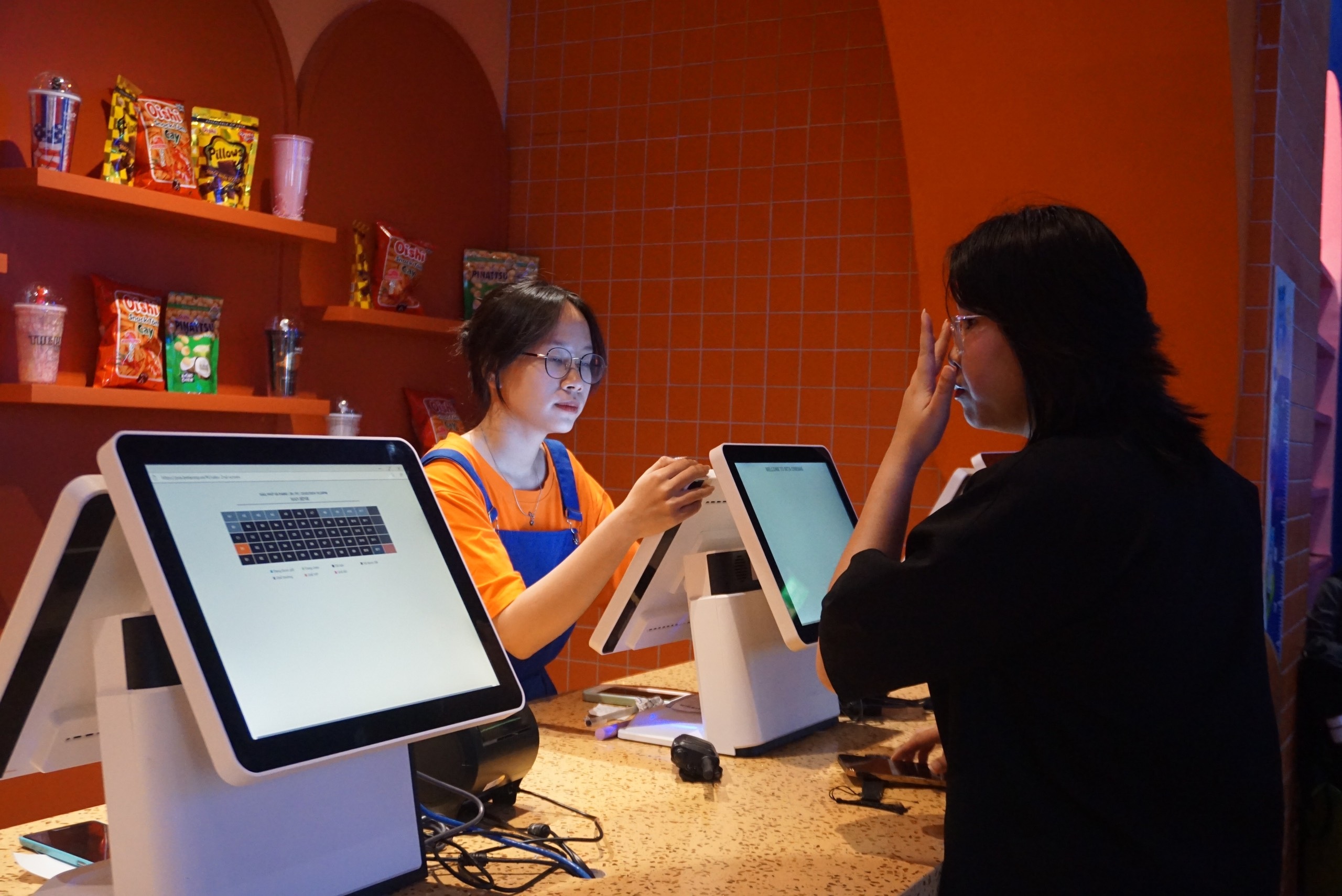 הקרנת  Đào, phở và piano chiếu ở TPHCM: Rạp kín ghế, web đặt vé sập do quá tải - 2