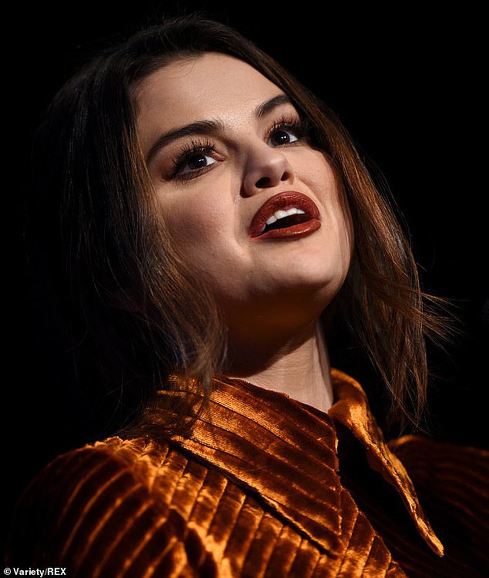 Selena Gomez nói gì trước những lời chê bai về ngoại hình? - 2 Selena Gomez nói gì trước những lời chê bai về ngoại hình? - 2