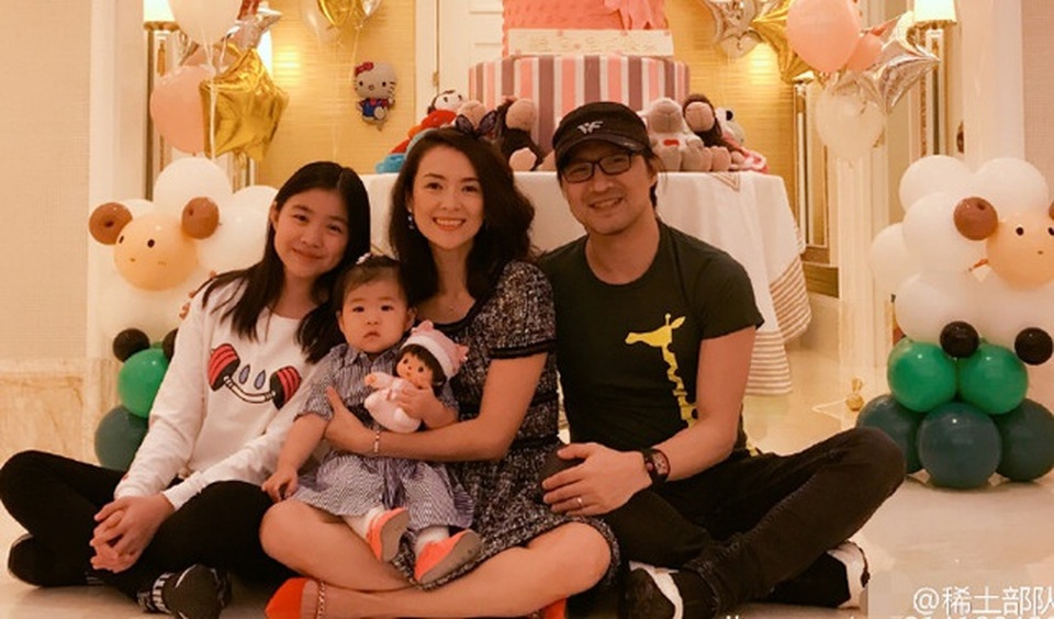 Lộ diện hình ảnh hai con của mỹ nhân Chương Tử Di - 12 Lộ diện hình ảnh hai con của mỹ nhân Chương Tử Di - 12
