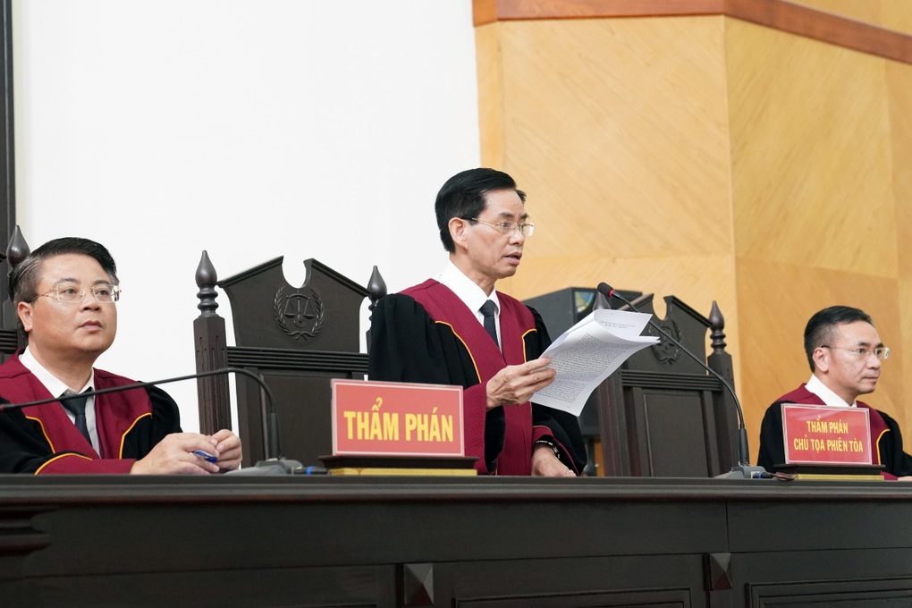 Cựu Chủ tịch Hà Nội Nguyễn Đức Chung được giảm án - 1 Cựu Chủ tịch Hà Nội Nguyễn Đức Chung được giảm án - 1