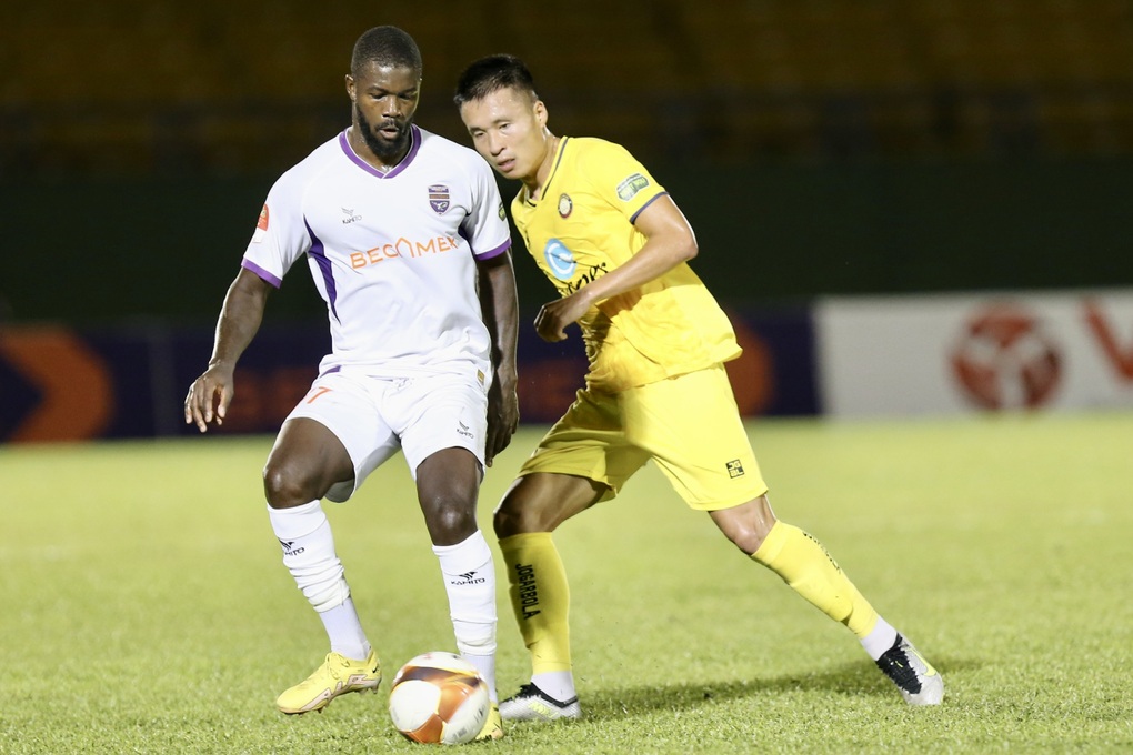 Thắng CLB Thanh Hóa, Bình Dương của HLV Lê Huỳnh Đức vững ngôi đầu V-League - 1 Thắng CLB Thanh Hóa, Bình Dương của HLV Lê Huỳnh Đức vững ngôi đầu V-League - 1