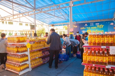 Một mùa xuân thật khác tại TPHCM mang tên Siêu thị mini Tết 0 đồng