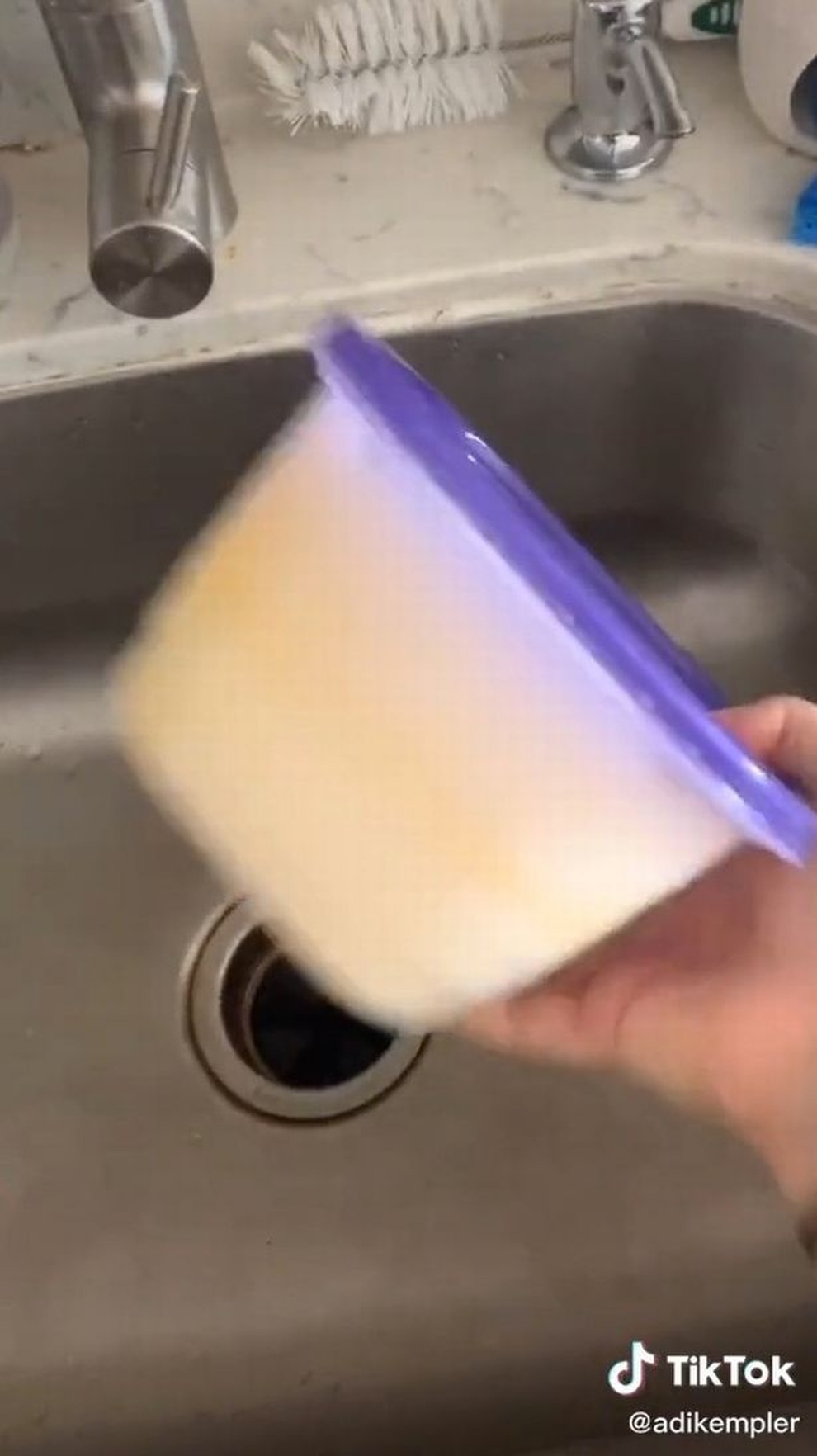 Surprisingly Fast and Effective Way to Clean Greasy Plastic Box - 2