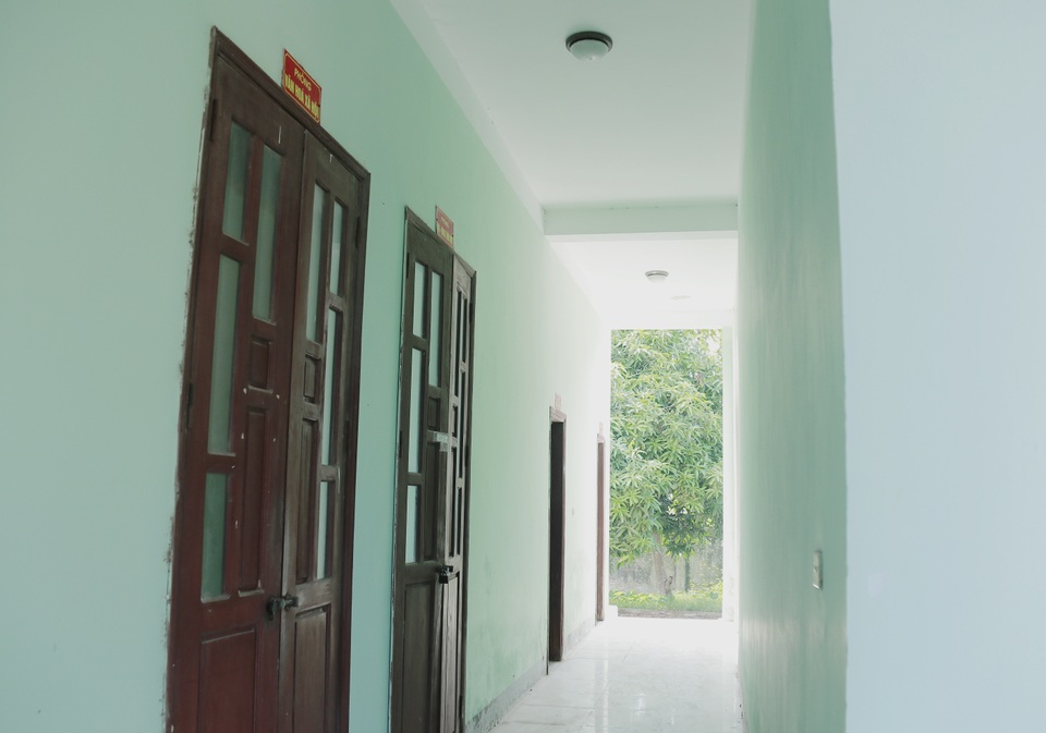 Hàng chục trụ sở khang trang bỏ hoang sau sáp nhập - 10 Hàng chục trụ sở khang trang bỏ hoang sau sáp nhập - 10