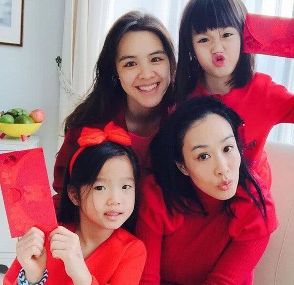 Con gái lớn của mỹ nhân gốc Việt Chung Lệ Đề thi hoa hậu - 4 Con gái lớn của mỹ nhân gốc Việt Chung Lệ Đề thi hoa hậu - 4