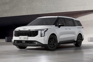 Kia Carnival được nâng cấp, thêm bản X-Line