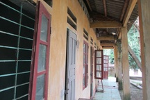 Hơn 160 học sinh đi học nhờ vì thủy điện chưa bồi thường xây trường mới