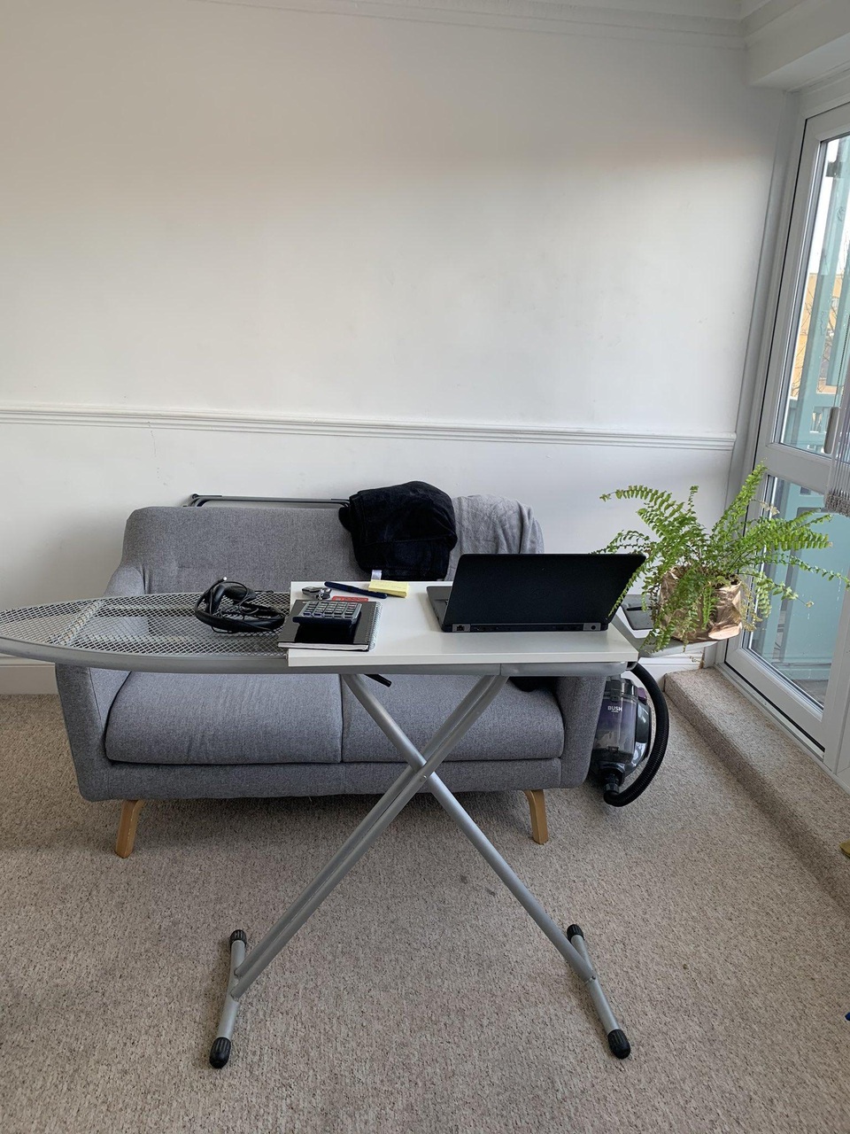 Bồn tắm, nhà vệ sinh được tận dụng thành…  “phòng làm việc” thời Covid-19 - 12