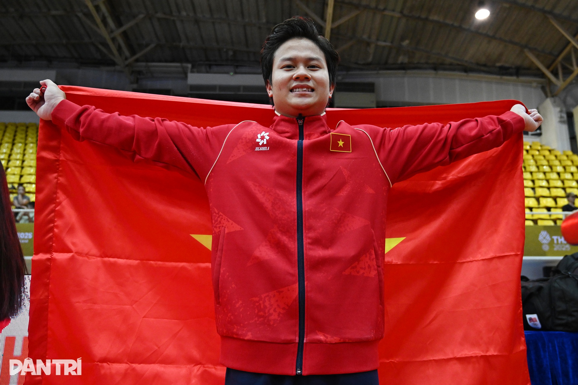 Khánh Phong nghẹn ngào nhớ về người cha quá cố sau tấm HCV đầy cảm xúc - 9