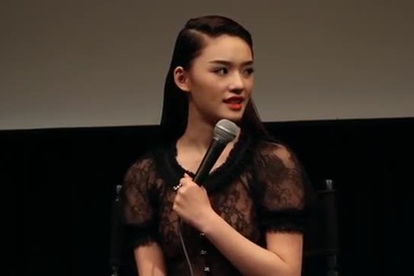 "Mỹ nhân ngư" Lâm Duẫn trả lời phỏng vấn