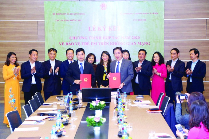 Cục An toàn thông tin (Bộ TT&TT) và Cục Trẻ em (Bộ LĐ-TB&XH) ký kết hợp tác trong công tác bảo vệ trẻ em trên không gian mạng năm 2020.