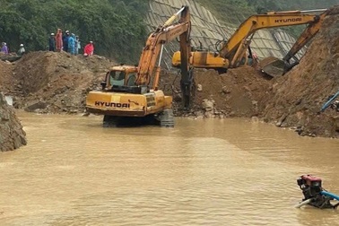 Giao thông trên đèo An Khê liên tục bị tê liệt do sạt lở