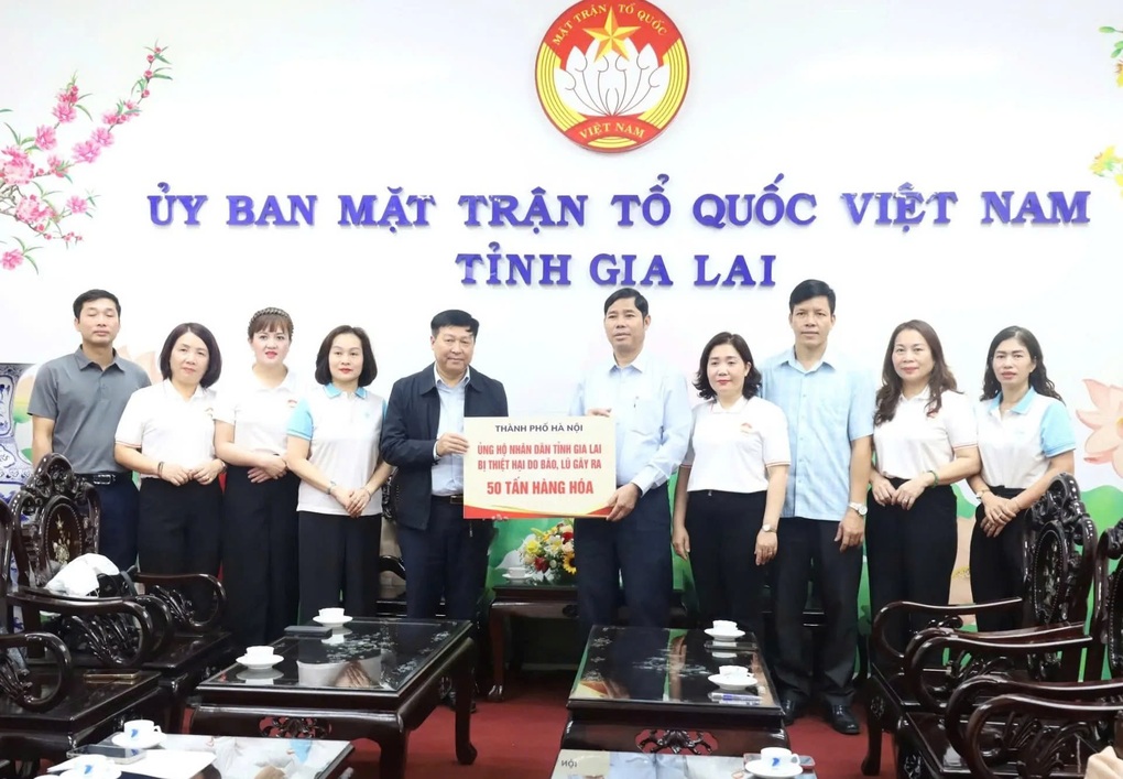 Nghĩa tình thủ đô chung sức cùng nhân dân Gia Lai vượt qua thiên tai - 2 Nghĩa tình thủ đô chung sức cùng nhân dân Gia Lai vượt qua thiên tai - 2