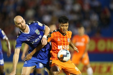 Hà Đức Chinh “nổ súng”, Đà Nẵng có 1 điểm trước Quảng Nam