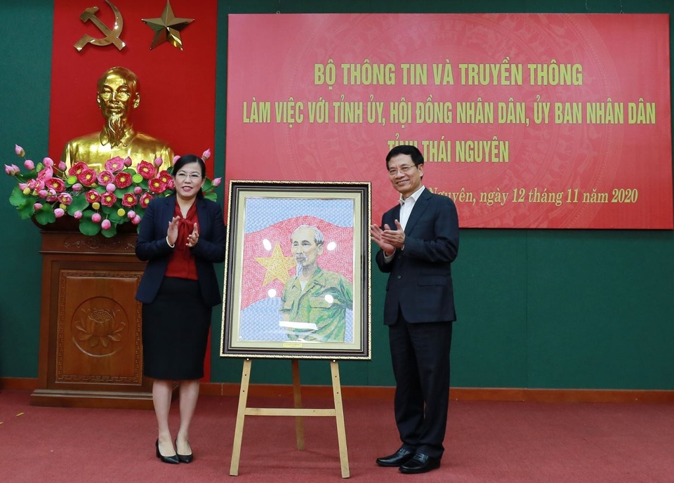 Bộ trưởng TTTT: Xây dựng Thái Nguyên thành trung tâm chuyển đổi số - 4 Bộ trưởng TTTT: Xây dựng Thái Nguyên thành trung tâm chuyển đổi số - 4
