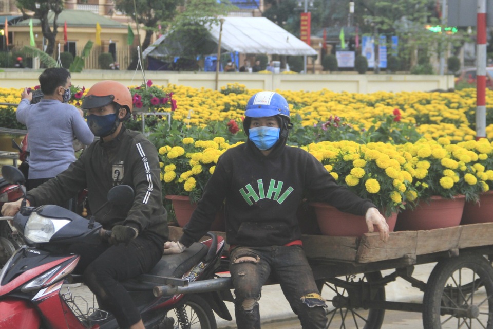Hối hả chở Xuân về nhà ngày 30 Tết - 1 Hối hả chở Xuân về nhà ngày 30 Tết - 1