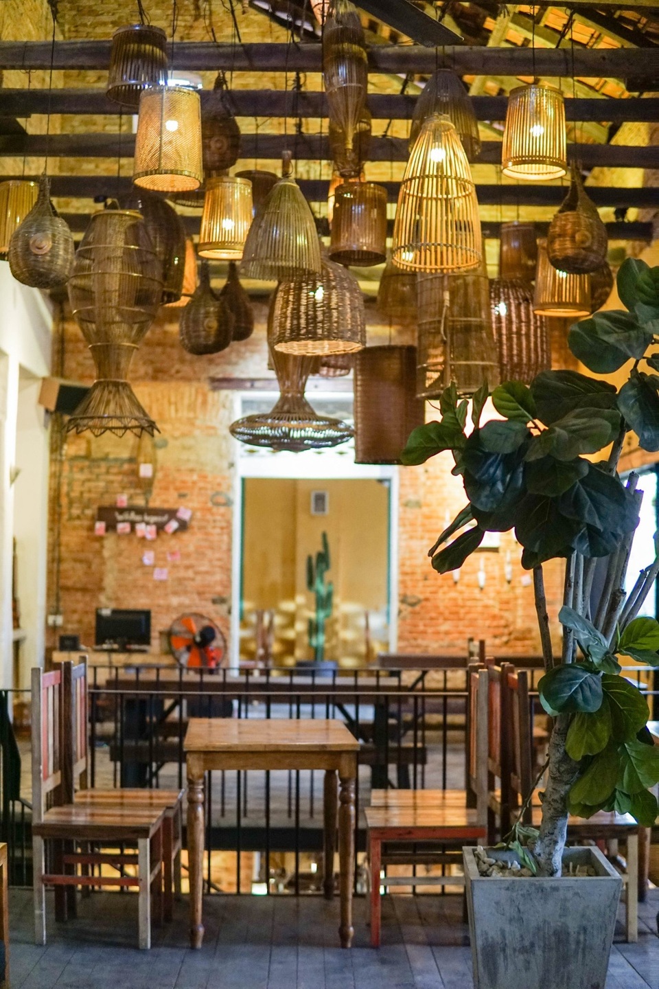 Điểm danh những quán cà phê hút giới trẻ check-in ở Huế - 4 Điểm danh những quán cà phê hút giới trẻ check-in ở Huế - 4