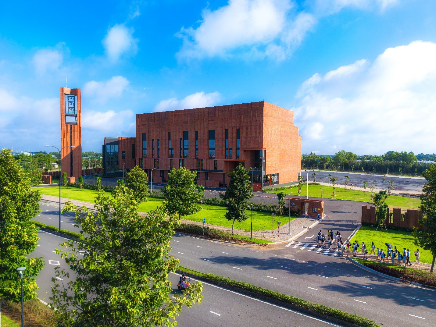 វិនិយោគិនខាងជើងផ្លាស់ទីទៅភាគខាងត្បូងដើម្បីស្វែងរកអចលនទ្រព្យផ្កាយរណប - ២ Nhà đầu tư phía Bắc nam tiến tìm bất động sản vệ tinh - 2