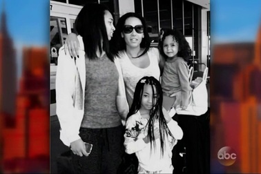 Mel B đệ đơn ly dị chồng sau 10 năm chung sống